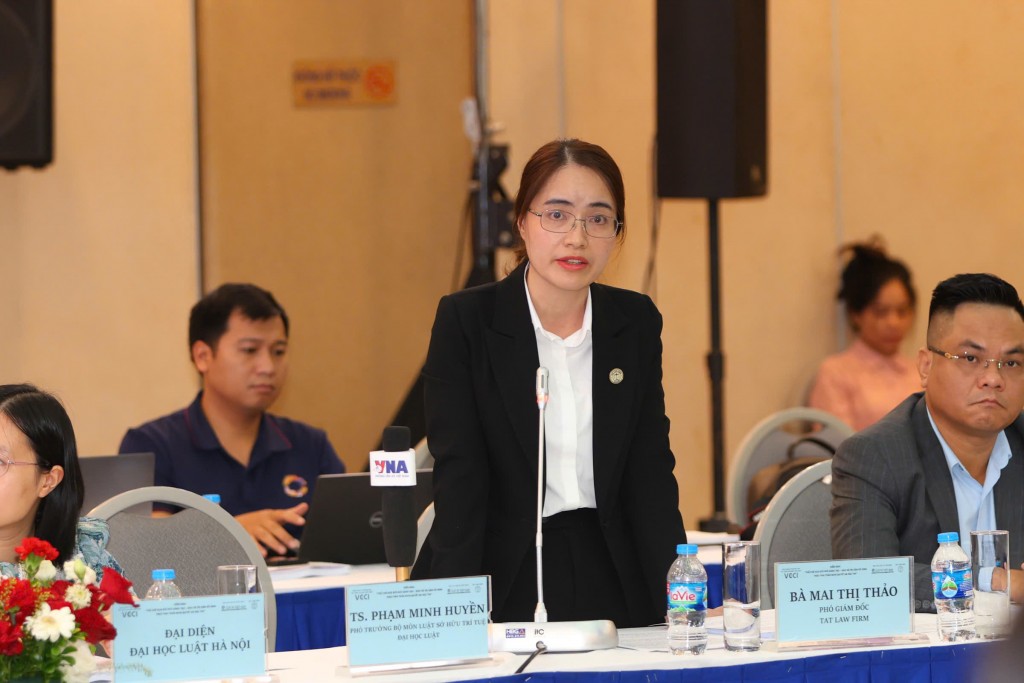 Luật sư Mai Thị Thảo, Phó Giám đốc TAT Law Firm trình bày tham luận