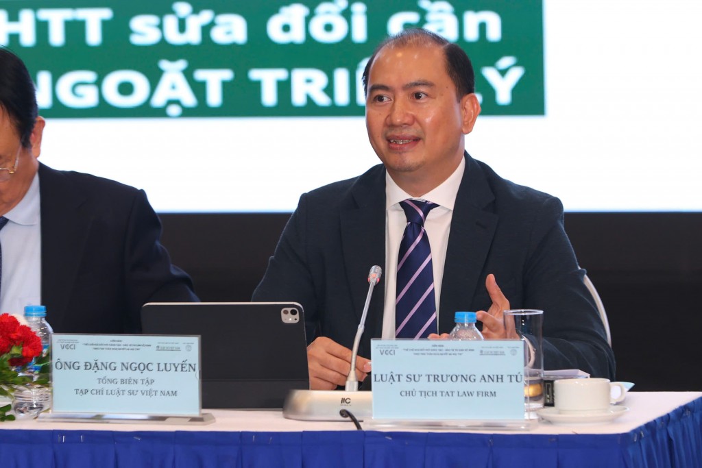Luật sư Trương Anh Tú, Chủ tịch TAT Law Firm trao đổi tại diễn đàn