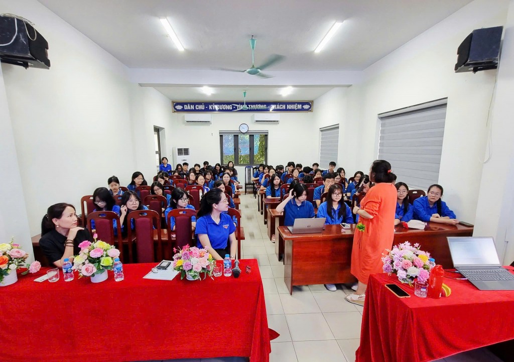 Đoàn Thanh niên phường Đại Mỗ tổ chức Hội nghị tập huấn chuyển đổi số 