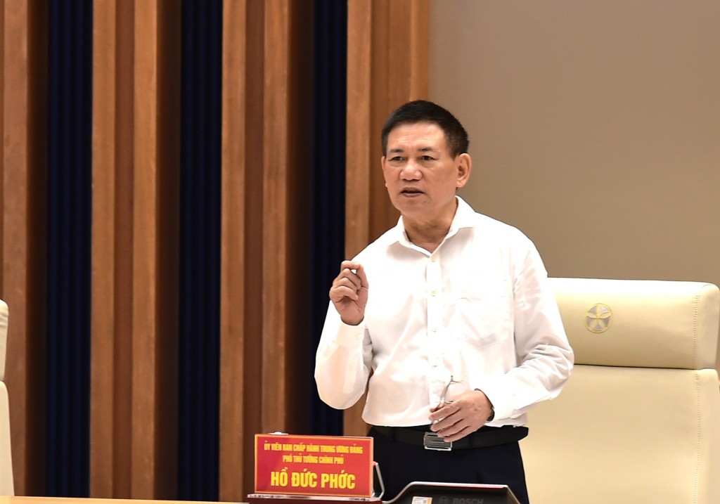 Phó Thủ tướng Hồ Đức Phớc đề nghị với tầm vóc mới, Hải Phòng mới cần tham khảo kỹ lưỡng kinh nghiệm quốc tế, vận dụng phù hợp với thực tiễn, đặc thù địa phương trong việc quy hoạch Hải Phòng (mới); xây dựng khu kinh tế tự do; lựa chọn các nhà đầu tư chiến lược, có công nghệ cao gắn với chuyển giao khoa học, công nghệ, bảo đảm sự phát triển nhanh, mạnh, bền vững - Ảnh: VGP/Trần Mạnh