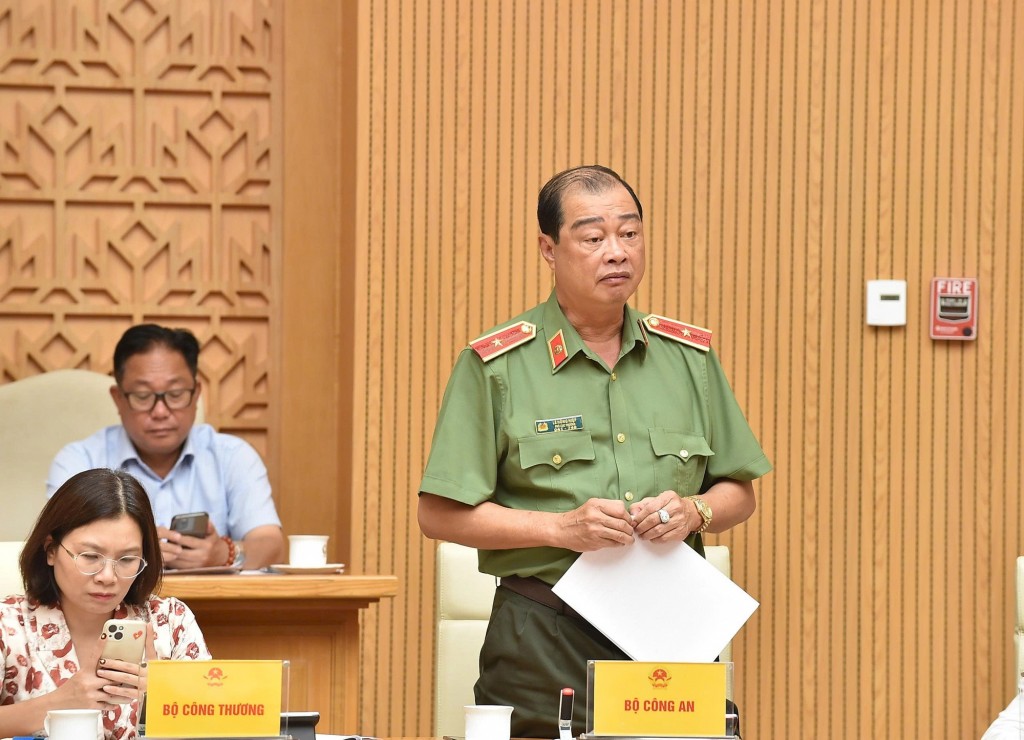 Lãnh đạo các bộ, ngành, địa phương phát biểu - Ảnh: VGP/Giang Thanh