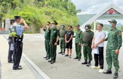 Bắt giữ các đối tượng bị truy nã, truy tìm tại biên giới