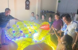 Người dân Sơn Tây náo nức chuẩn bị đón Trung thu thành cổ