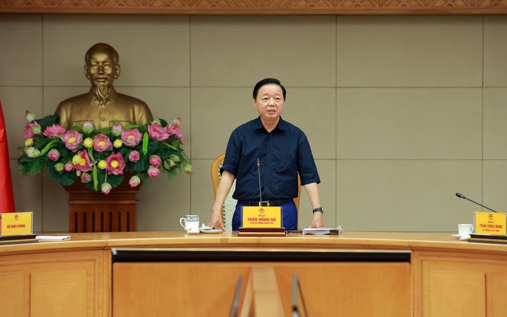 Phó Thủ tướng Trần Hồng Hà chủ trì cuộc họp nghe báo cáo, cho ý kiến về sửa đổi Luật Xây dựng - Ảnh: VGP/Minh Khôi