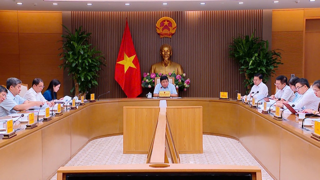 Tập trung nghiên cứu sâu để hoàn thiện dự thảo nghị quyết về phát triển kinh tế Nhà nước Tập trung nghiên cứu sâu để hoàn thiện dự thảo nghị quyết về phát triển kinh tế Nhà nước