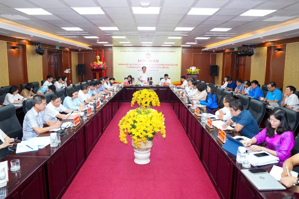 Ban Thường trực Ủy ban Mặt trận Tổ quốc Việt Nam thành phố Hải Phòng tổ chức Hội nghị đánh giá kết quả công tác MTTQ Việt Nam thành phố 8 tháng đầu năm, triển khai nhiệm vụ trọng tâm những tháng cuối năm 2025.