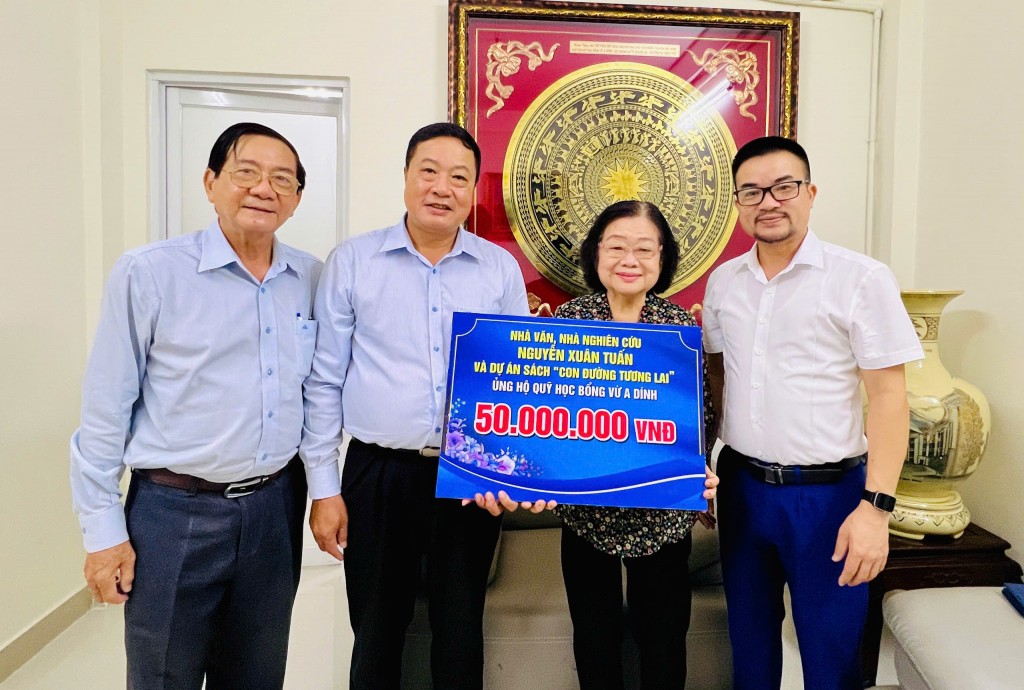 Khuyến khích tinh thần hiếu học của học sinh dân tộc thiểu số Khuyến khích tinh thần hiếu học của học sinh dân tộc thiểu số