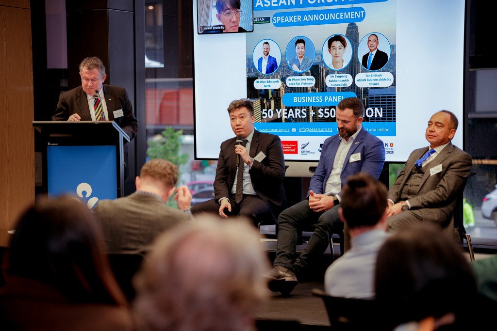 Ông Phạm Sơn Tùng chia sẻ tại diễn đàn Ông Phạm Sơn Tùng chia sẻ tại diễn đàn