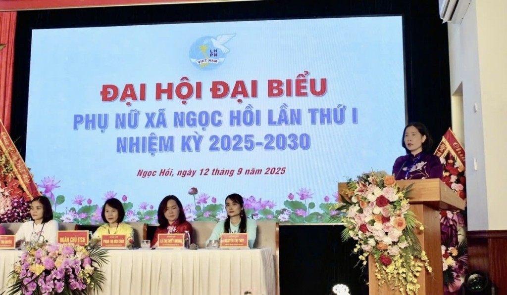 Bà Lê Kim Anh - Thành ủy viên, Phó Chủ tịch Ủy ban MTTQ Việt Nam thành phố Hà Nội, Chủ tịch Hội LHPN thành phố Hà Nội phát biểu chỉ đạo Đại hội Bà Lê Kim Anh - Thành ủy viên, Phó Chủ tịch Ủy ban MTTQ Việt Nam thành phố Hà Nội, Chủ tịch Hội LHPN thành phố Hà Nội phát biểu chỉ đạo Đại hội