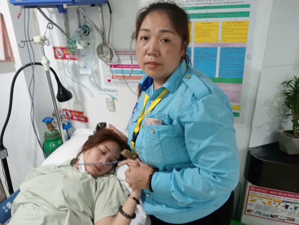 Nhân viên xe buýt Hà Nội kịp thời cứu giúp người gặp nạn