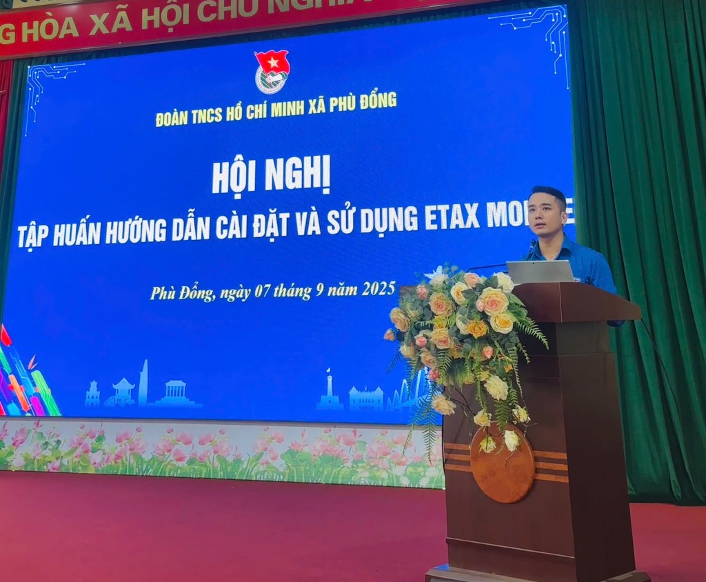 Tuổi trẻ Phù Đổng đồng hành cùng người dân thúc đẩy chuyển đổi số Tuổi trẻ Phù Đổng đồng hành cùng người dân thúc đẩy chuyển đổi số