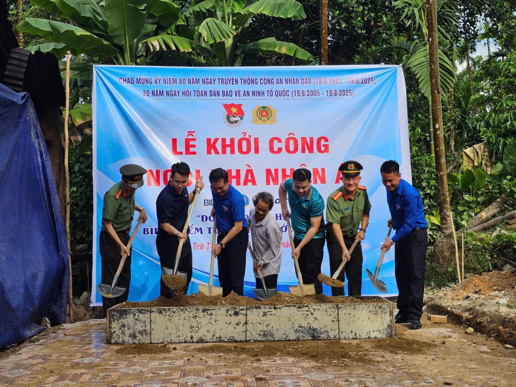 Thành đoàn Đà Nẵng Hỗ trợ 253 nhà tạm, dột nát cho người có công, người dân theo các chương trình mục tiêu quốc gia và người dân có hoàn cảnh khó khăn