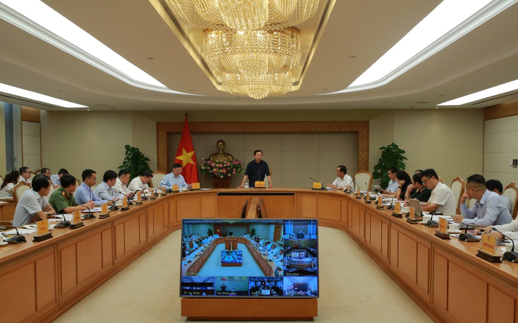 Phó Thủ tướng Trần Hồng Hà chủ trì cuộc họp về báo cáo đề xuất chủ trương đầu tư chương trình mục tiêu quốc gia xây dựng nông thôn mới và giảm nghèo bền vững giai đoạn 2026-2035; Dự thảo Nghị định quy định chuẩn nghèo đa chiều giai đoạn 2026-2030 - Ảnh: VGP/Minh Khôi Phó Thủ tướng Trần Hồng Hà chủ trì cuộc họp về báo cáo đề xuất chủ trương đầu tư chương trình mục tiêu quốc gia xây dựng nông thôn mới và giảm nghèo bền vững giai đoạn 2026-2035; Dự thảo Nghị định quy định chuẩn nghèo đa chiều giai đoạn 2026-2030 - Ảnh: VGP/Minh Khôi