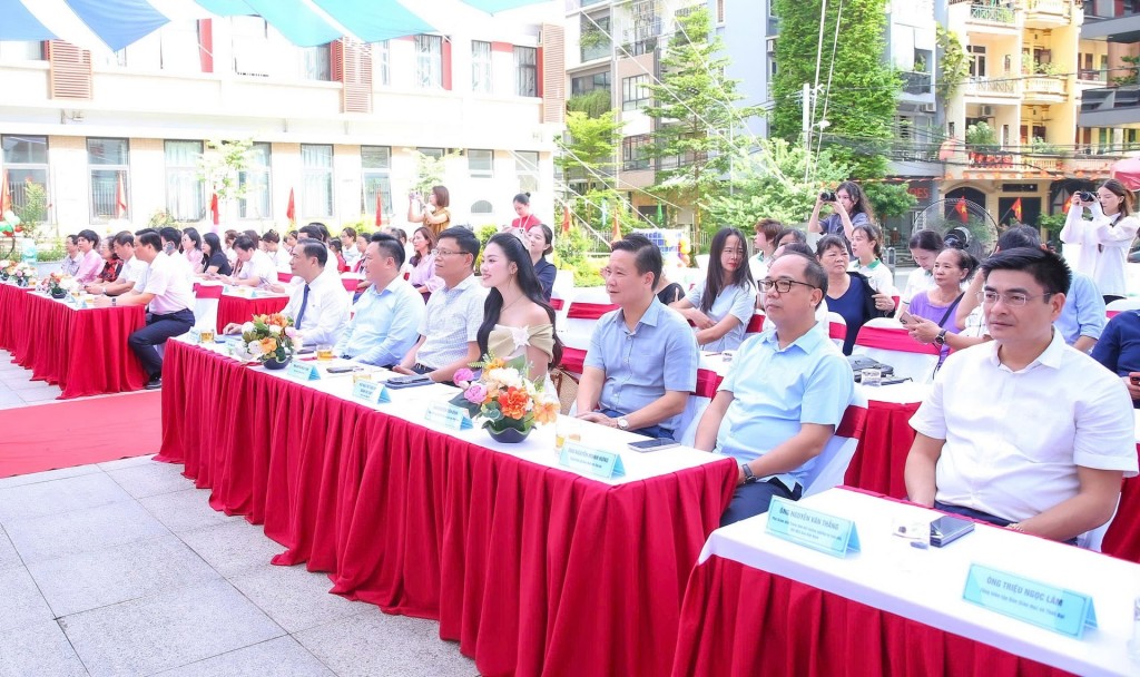 Nơi thể hiện ước mơ, trách nhiệm của học sinh với môi trường học đường Nơi thể hiện ước mơ, trách nhiệm của học sinh với môi trường học đường