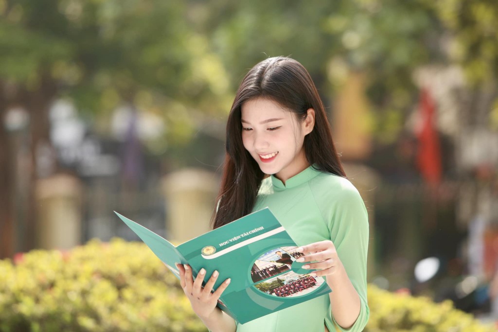 Sinh viên Sinh viên