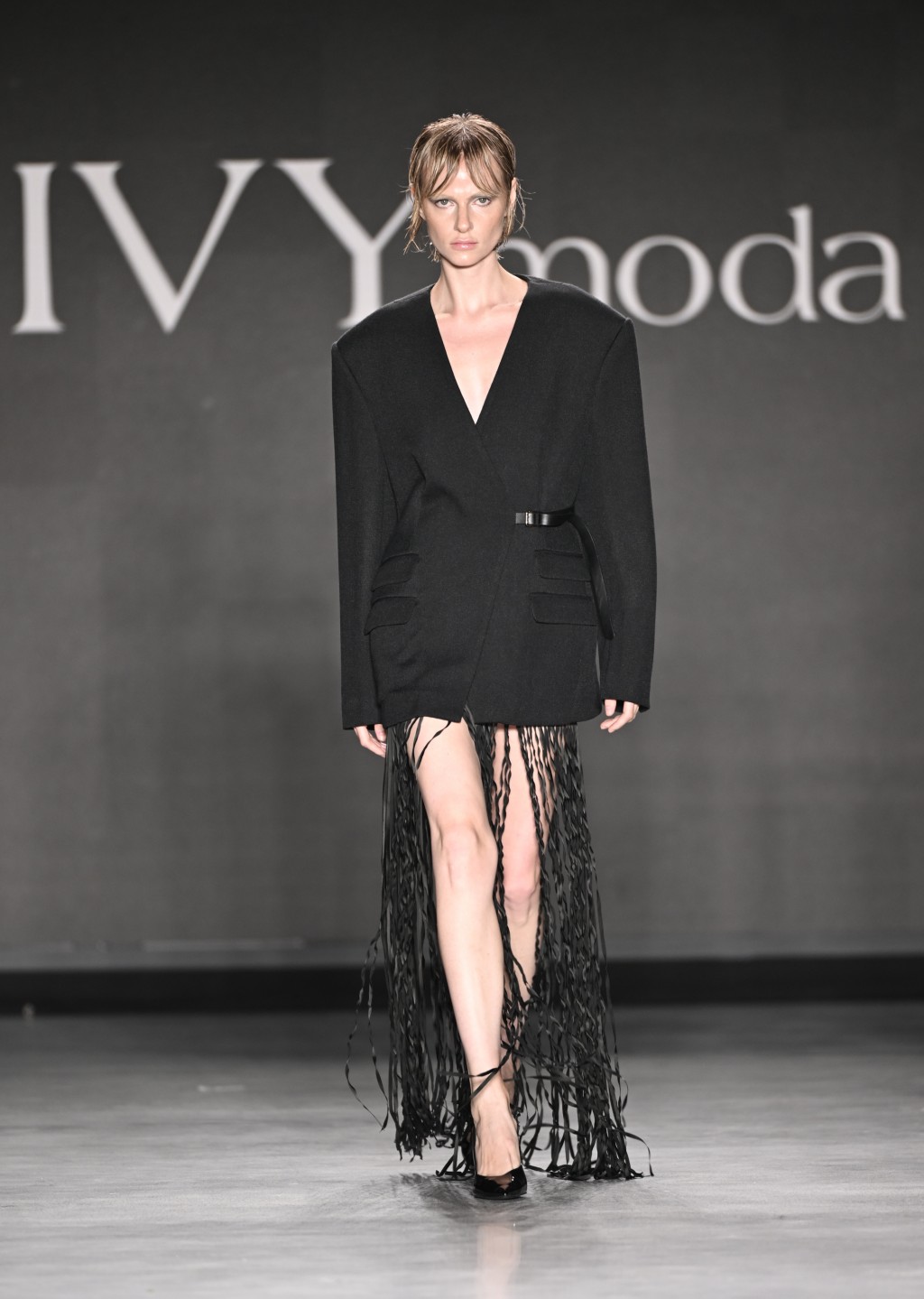 Thời trang công sở Việt tỏa sáng trên sàn diễn New York Fashion Week