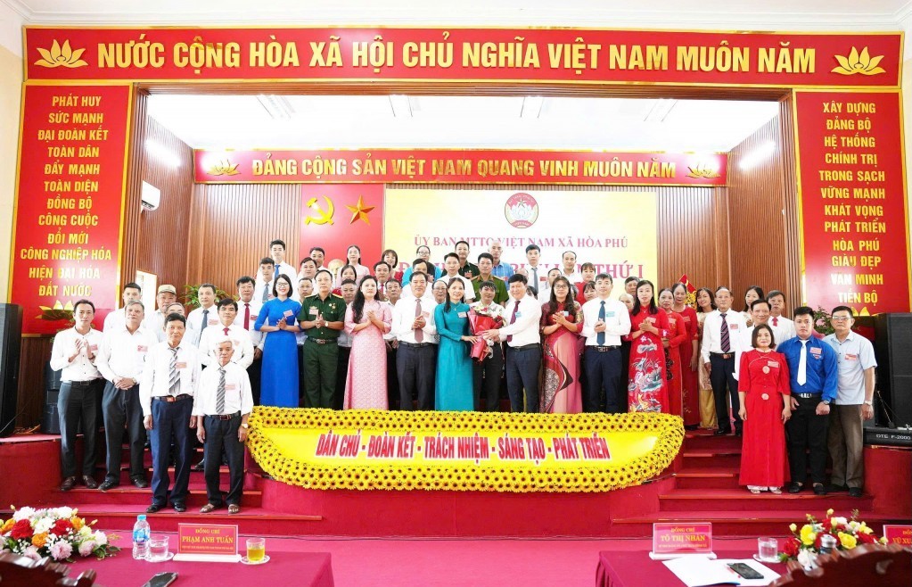 Gắn kết lòng dân, vững bước vào giai đoạn mới