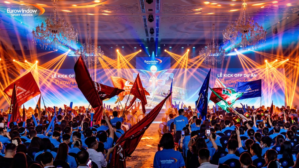 Hơn 1.200 chiến binh kinh doanh hội tụ tại lễ Kick-off dự án Eurowindow Sport Garden