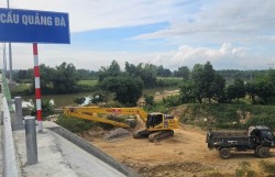 Đà Nẵng: Nhà thầu ì ạch thi công kè chống sạt lở khẩn cấp