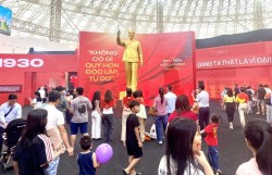 Gần 8,6 triệu lượt khách tham quan Triển lãm thành tựu đất nước