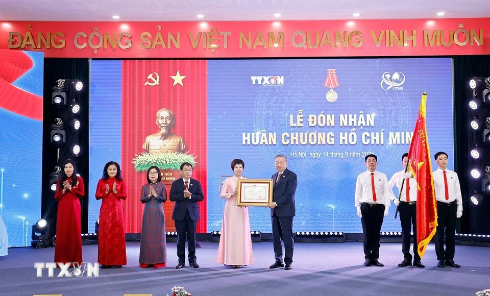 Tổng Bí thư Tô Lâm trao Huân chương Hồ Chí Minh lần thứ ba cho Thông tấn xã Việt Nam