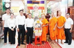 MTTQ Việt Nam TP Hồ Chí Minh chúc mừng lễ Sen Dolta