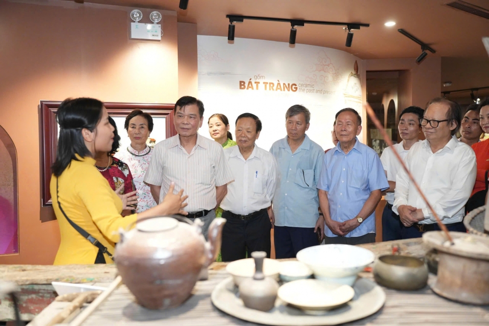 Làng nghề ven sông Hồng trước cơ hội mới Làng nghề ven sông Hồng trước cơ hội mới