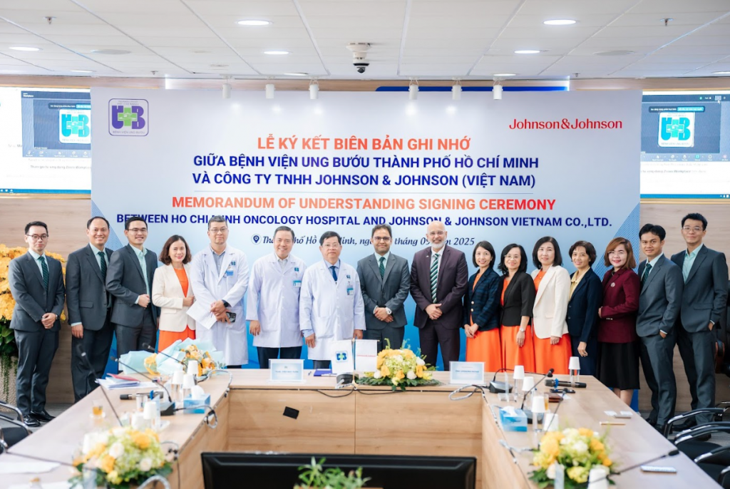 Johnson & Johnson ký kết Biên bản ghi nhớ hợp tác đầu tiên với Bệnh viện Ung bướu TP Hồ Chí Minh
