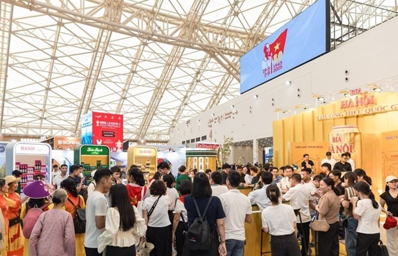 Triển lãm 80 năm: Lớp học lịch sử sống động của thế hệ trẻ