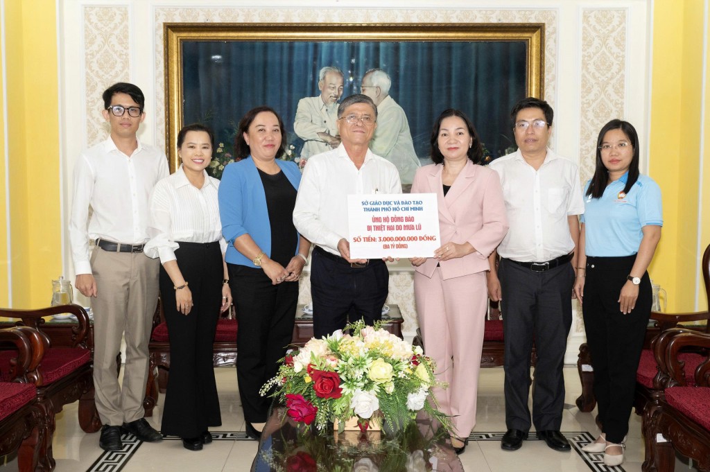 Ban Thường trực Ủy ban MTTQ Việt Nam - Ban Vận động cứu trợ TP Hồ Chí Minh đã tiếp nhận thêm 3 tỷ đồng từ Sở Giáo dục và Đào tạo Thành phố để ủng hộ đồng bào các tỉnh bị thiệt hại do bão lũ năm 2025. 