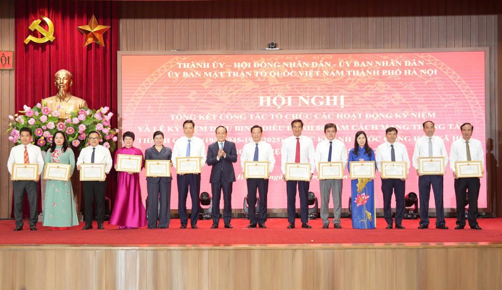 Hà Nội khen thưởng nhiều tập thể, cá nhân tham gia A80