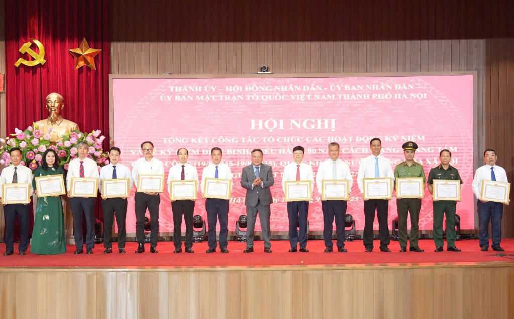 Hà Nội khen thưởng nhiều tập thể, cá nhân tham gia A80