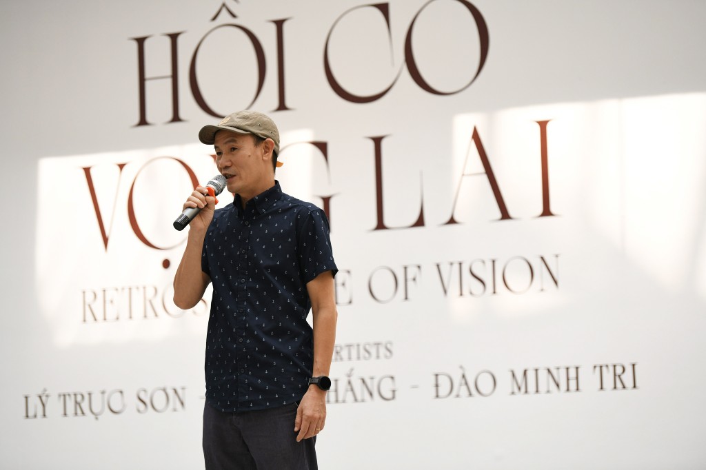 Nhà nghiên cứu Vũ Huy Thông, đồng giám tuyển Triển lãm cùng Nhà nghiên cứu Đỗ Tường Linh