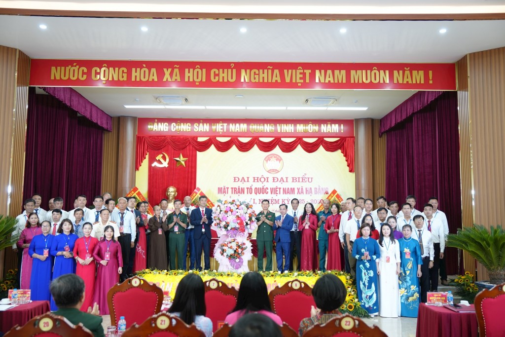 Phát huy nguồn lực, chung sức xây dựng khối đại đoàn kết toàn dân Phát huy nguồn lực, chung sức xây dựng khối đại đoàn kết toàn dân