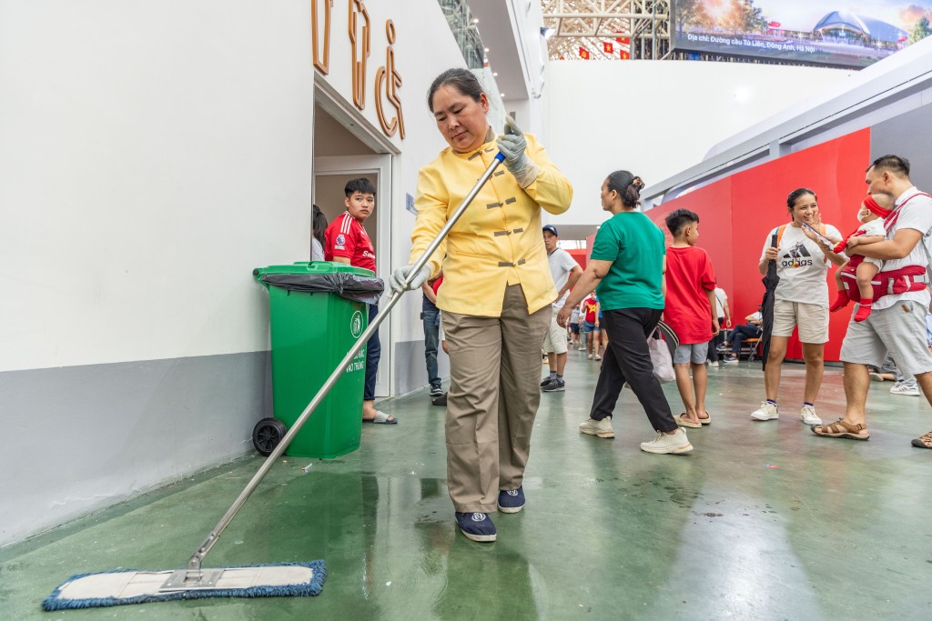 công tác phục vụ vẫn được bảo đảm an toàn, chu đáo với gần 2.000 lễ tân và tình nguyện viên hỗ trợ, công tác phục vụ vẫn được bảo đảm an toàn, chu đáo với gần 2.000 lễ tân và tình nguyện viên hỗ trợ,