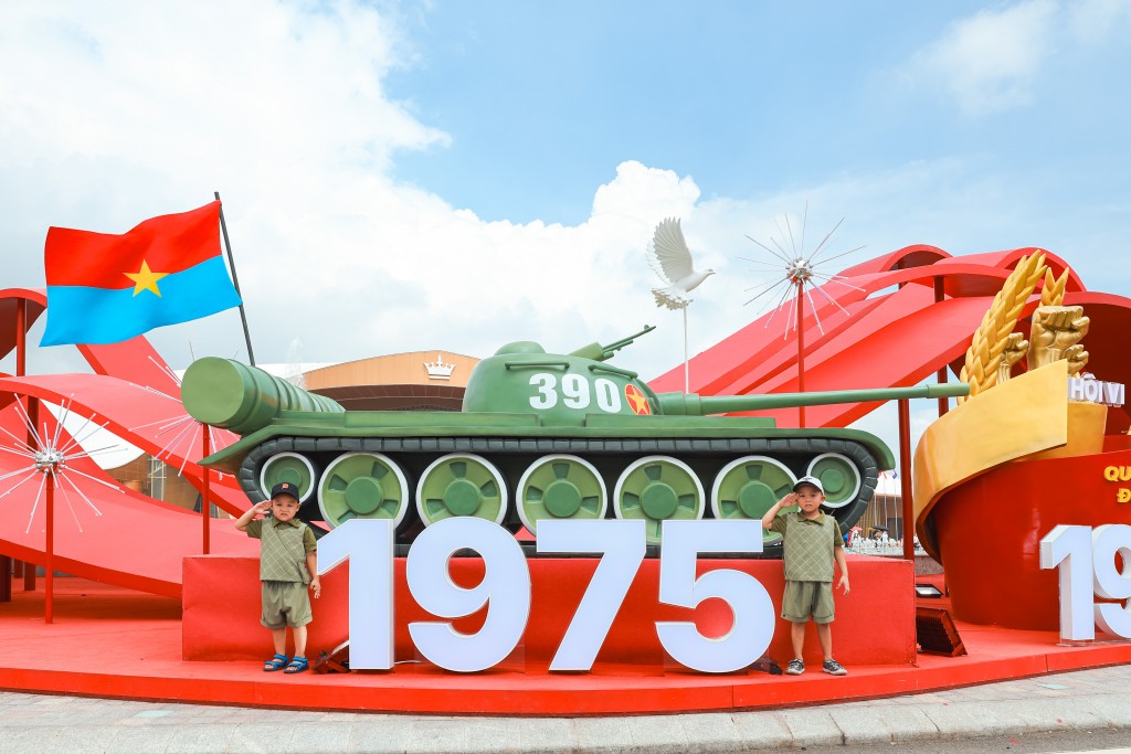 Lắng đọng lòng người, lan toả khát vọng phát triển đất nước phồn vinh Lắng đọng lòng người, lan toả khát vọng phát triển đất nước phồn vinh