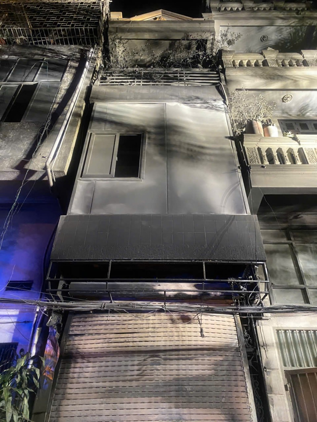 Ngôi nhà xảy ra vụ cháy nằm trên đường Nguyễn Viết Xuân, phường Hà Đông Ngôi nhà xảy ra vụ cháy nằm trên đường Nguyễn Viết Xuân, phường Hà Đông