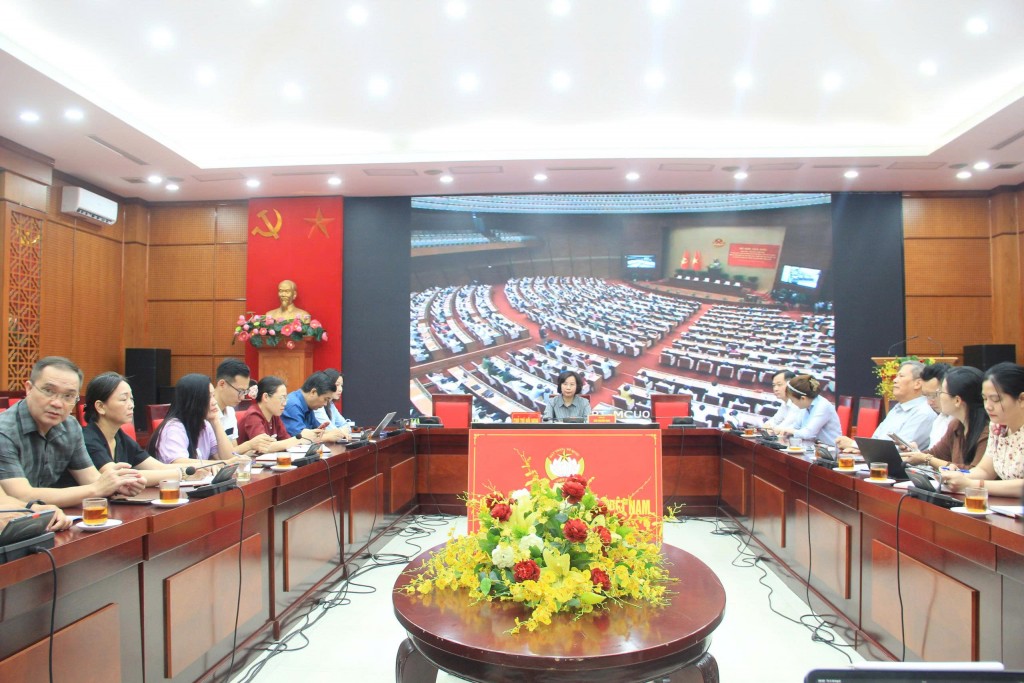 Đảng viên Đảng bộ MTTQ TP Hà Nội nghe quán triệt 4 Nghị quyết