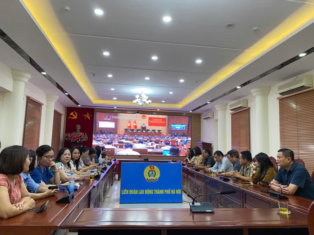 Đảng viên Đảng bộ MTTQ TP Hà Nội nghe quán triệt 4 Nghị quyết