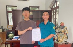 Công dân xã Bát Tràng viết đơn xin nhập ngũ năm 2026