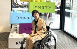 Nữ giám đốc bại não biến giới hạn thành cơ hội