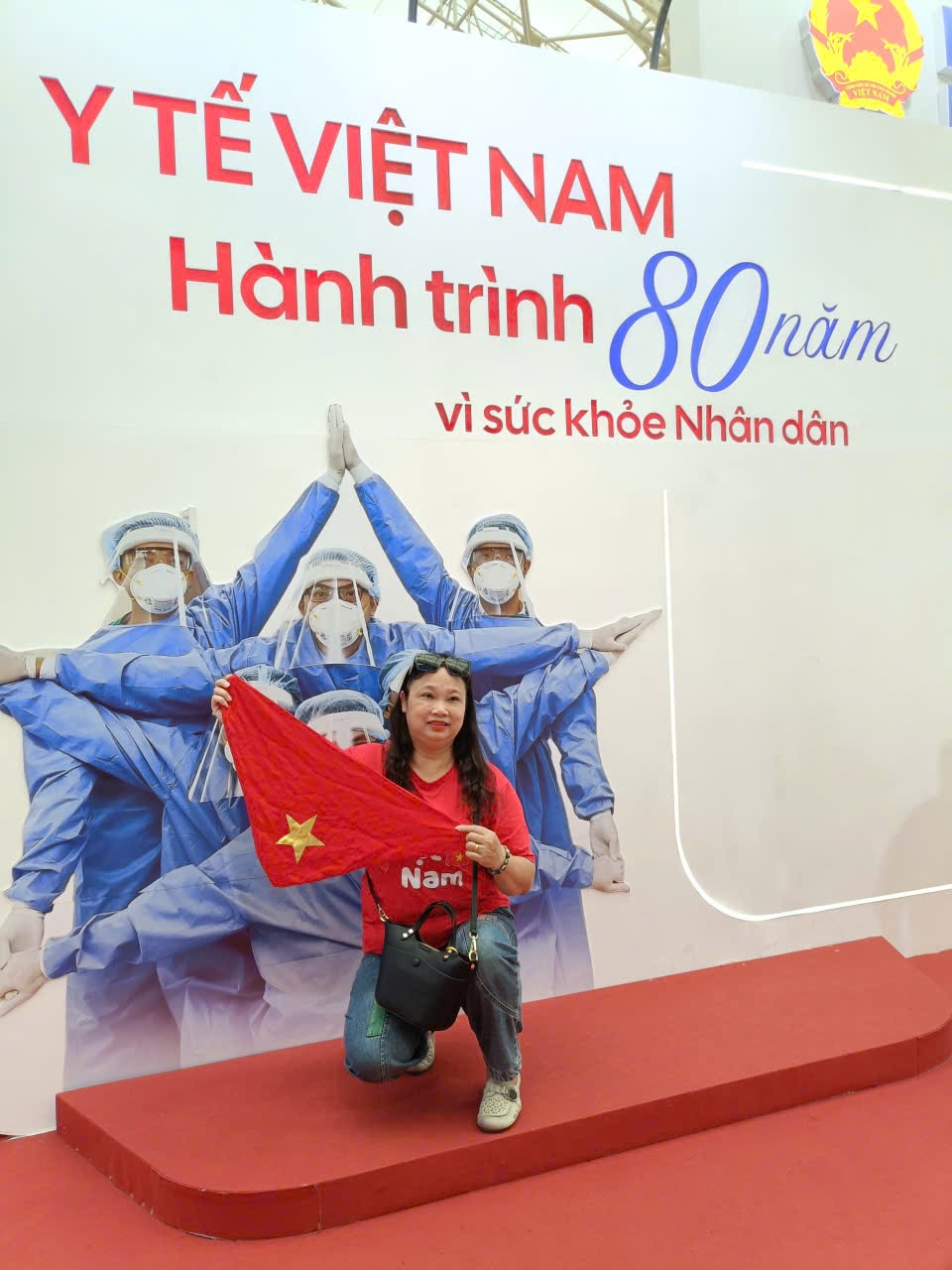 Chị Giang, người Lạng Sơn, làm việc trong lĩnh vực Y tế, tự hào check-in ở khu vực về thành tựu của ngành Chị Giang, người Lạng Sơn, làm việc trong lĩnh vực Y tế, tự hào check-in ở khu vực về thành tựu của ngành