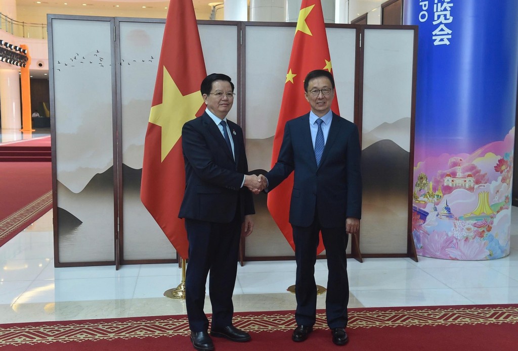 Phó Thủ tướng Mai Văn Chính hội kiến với đồng chí Hàn Chính, Phó Chủ tịch nước Cộng hòa nhân dân Trung Hoa - Ảnh: VGP/Giang Thanh Phó Thủ tướng Mai Văn Chính hội kiến với đồng chí Hàn Chính, Phó Chủ tịch nước Cộng hòa nhân dân Trung Hoa - Ảnh: VGP/Giang Thanh