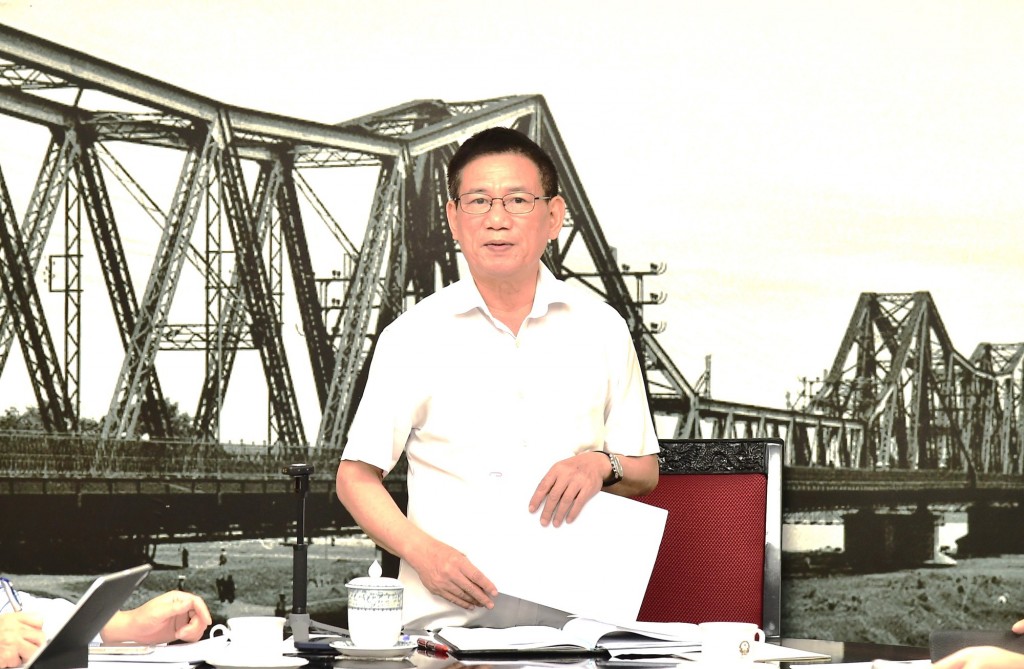 Phó Thủ tướng đề nghị Bộ Tài chính và các bộ, ngành liên quan tích cực triển khai các giải pháp tháo gỡ khó khăn cho sản xuất, kinh doanh; thúc đẩy phát triển thị trường chứng khoán dựa trên nền tảng bền vững của nền kinh tế…