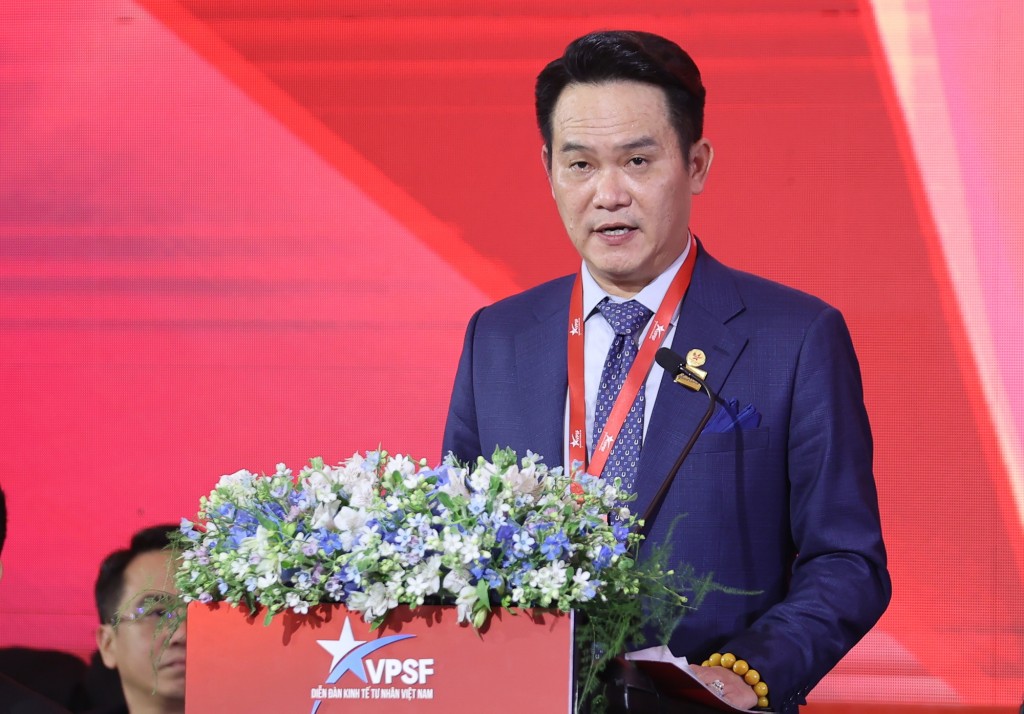 Ông Đặng Hồng Anh, Chủ tịch Hội Doanh nhân trẻ Việt Nam, Chủ tịch VPSF 2025 phát biểu tại Diễn đàn - Ảnh: VGP/Nhật Bắc