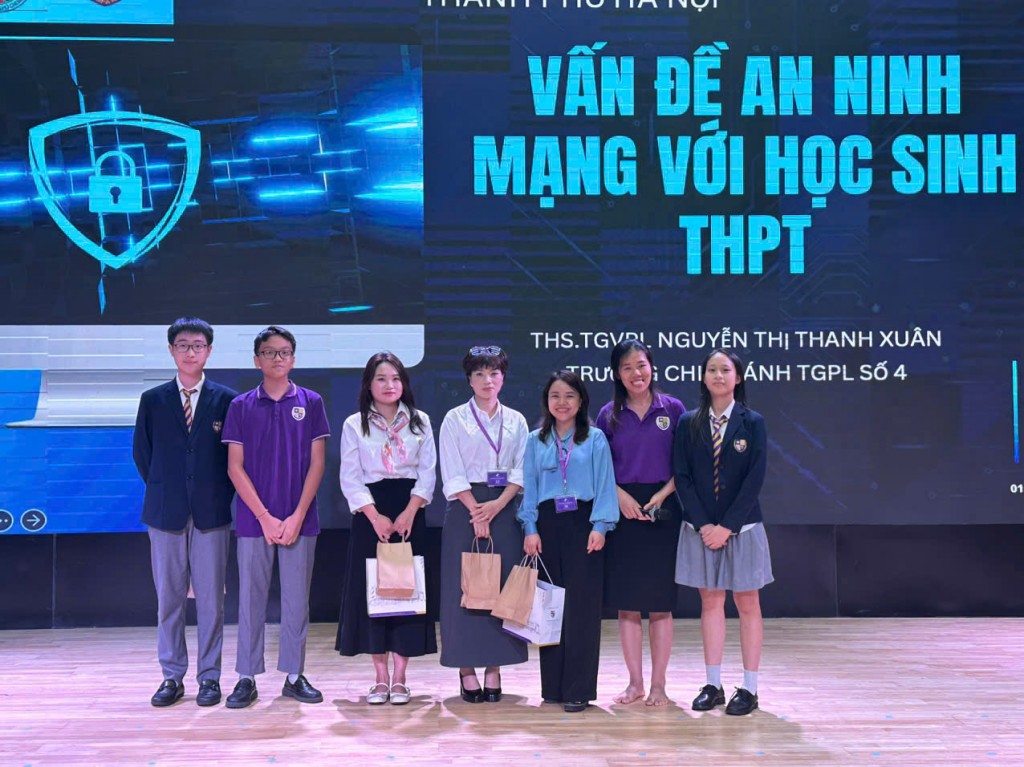 Đoàn Thanh niên phường Đại Mỗ phối hợp truyền thông về Luật Trợ giúp pháp lý, Luật An ninh mạng và tư vấn pháp luật tại cơ sở