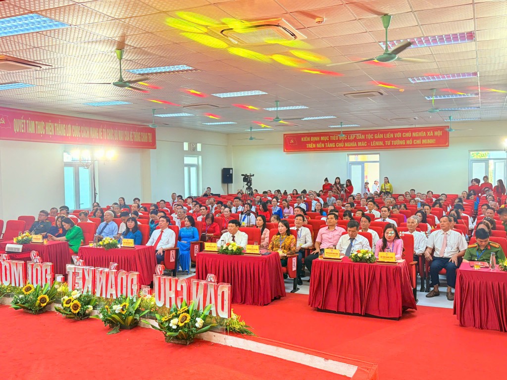 Các đại biểu dự Đại hội Mặt trận Tổ quốc Việt Nam phường Tây Mỗ nhiệm kỳ 2025-2030