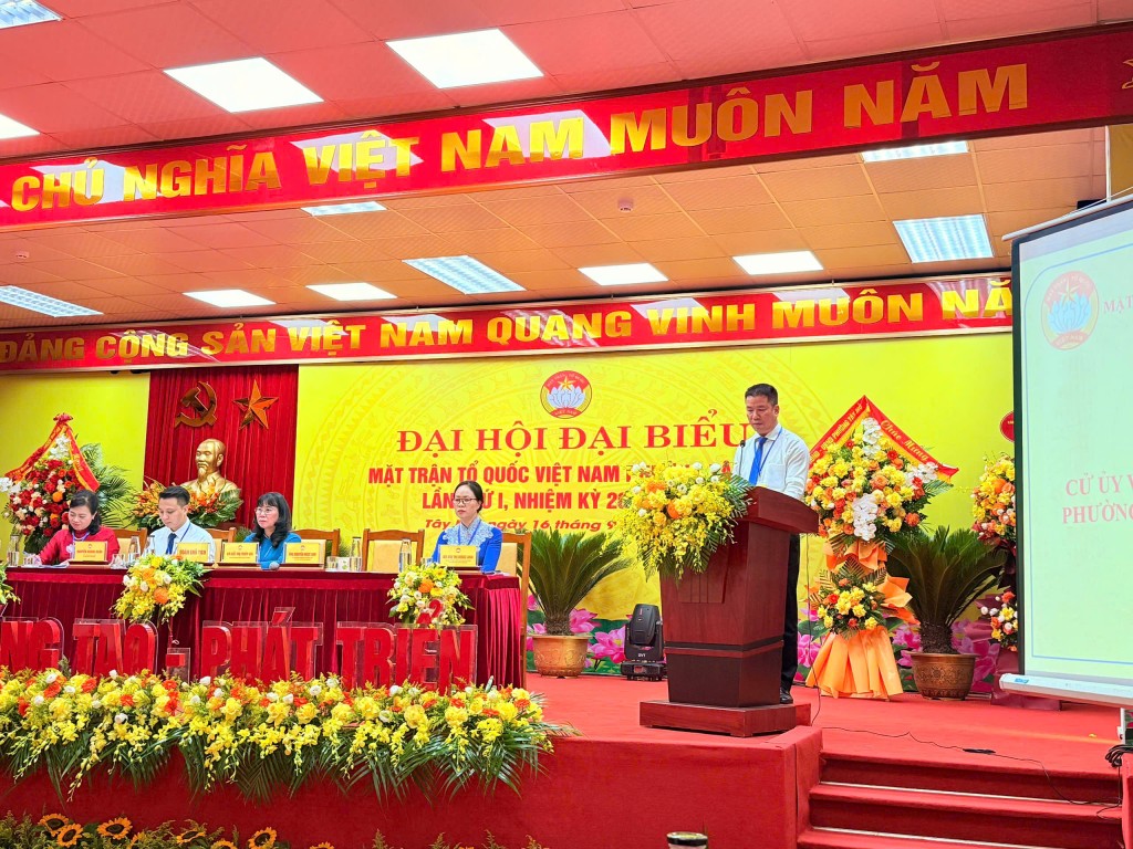 Ông Nguyễn Ngọc Anh - Chủ tịch Ủy ban MTTQ Việt Nam phường Tây Mỗ phát biểu tại Đại hội