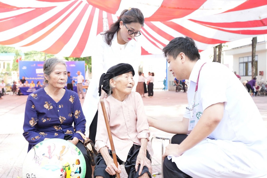 6 giải pháp đột phá toàn diện trong chăm sóc sức khỏe Nhân dân