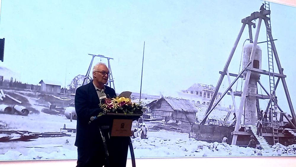 Bàn giải pháp cải tạo và phát huy giá trị lịch sử văn hóa cầu Long Biên Bàn giải pháp cải tạo và phát huy giá trị lịch sử văn hóa cầu Long Biên